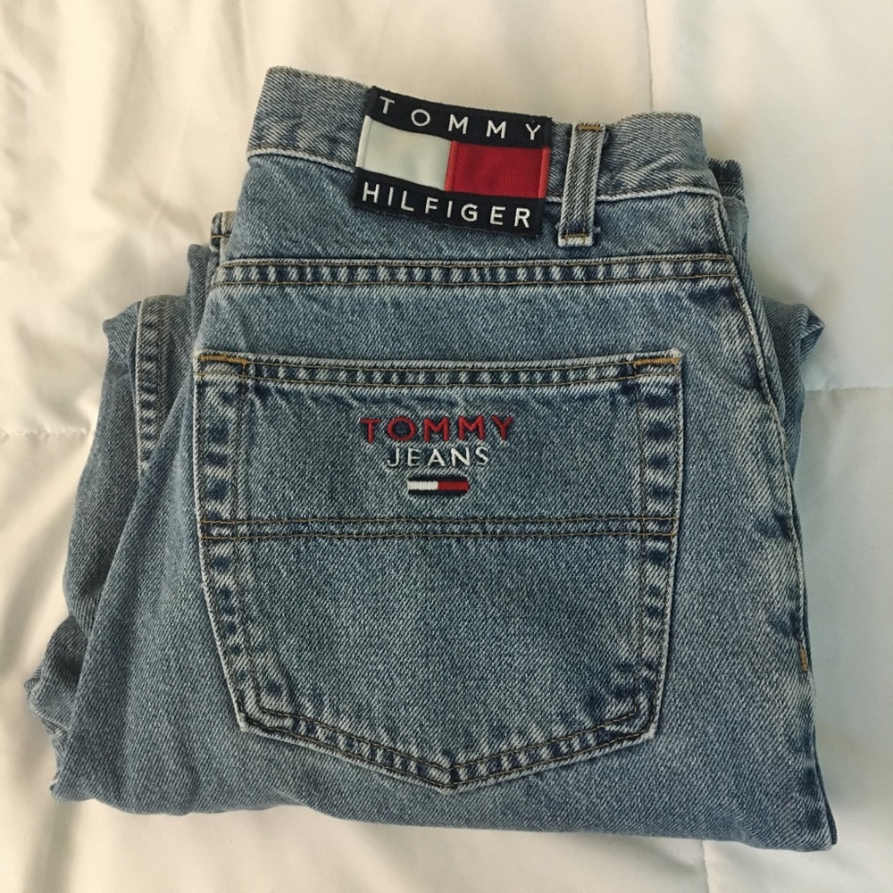 VINTAGE OVERSIZED TOMMY HILFIGER MOM JEANS